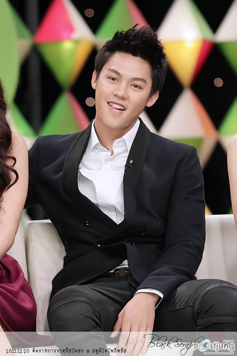 รอยยิ้มละลายใจคนไหน...