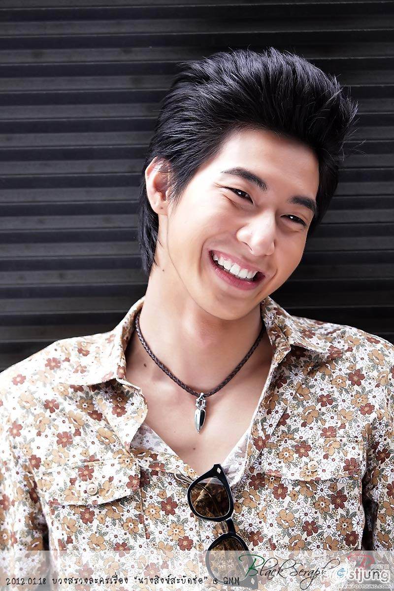 รอยยิ้มละลายใจคนไหน...