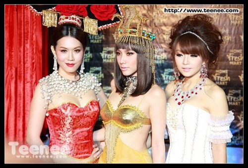 อั้ม พัชราภา ราชินีแห่งวงการบันเทิง จาก หนังสือ YN yer or no magazine