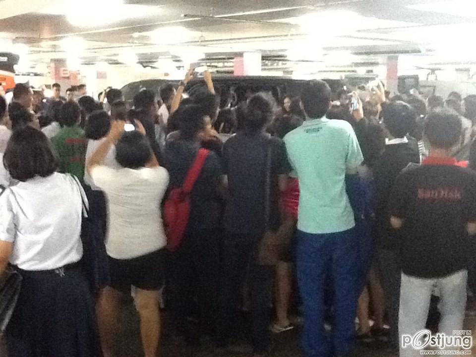 เก็บภาพบางส่วน"อั้ม พัชราภา"@Laemtong motor Show 2012!