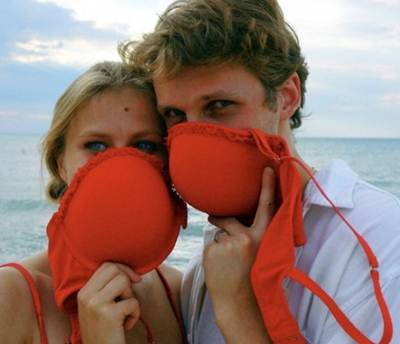 10. Emergency Bra หน้ากากป้องกันภัย ด้วยความห่วงใย