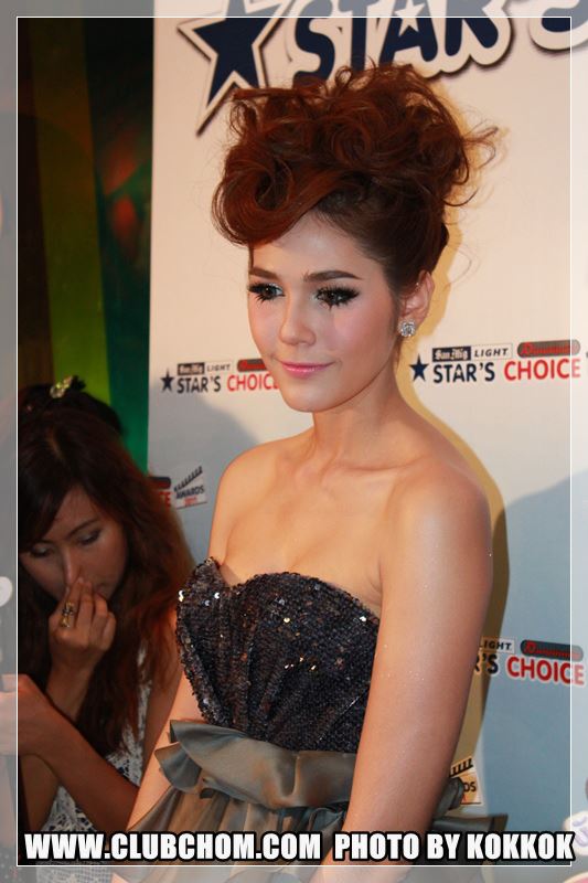 อารยา เอ ฮาร์เก็ต ...นางเอกละครยอดเยี่ยม 17/02/12 งานสยามบันเทิง 10 Anniversary Sexy of the year 2012