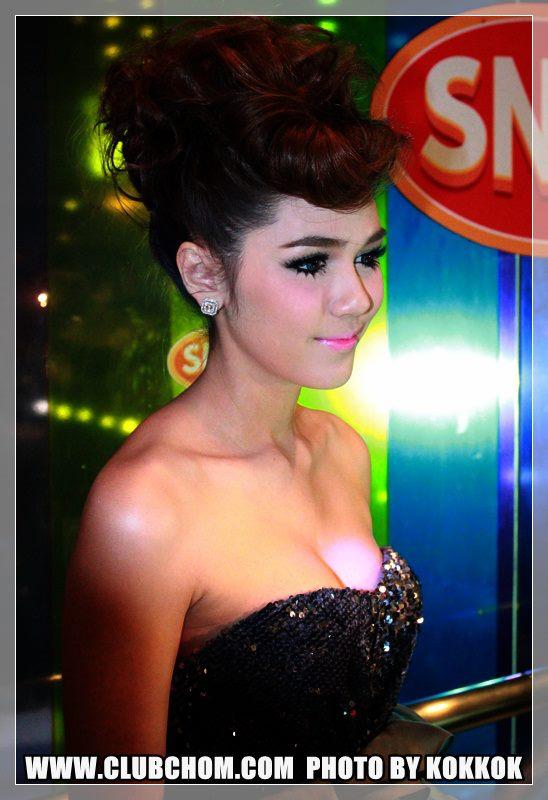 อารยา เอ ฮาร์เก็ต ...นางเอกละครยอดเยี่ยม 17/02/12 งานสยามบันเทิง 10 Anniversary Sexy of the year 2012