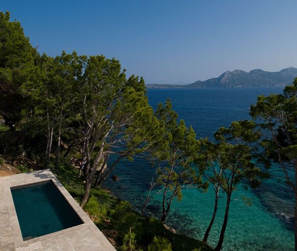 Luxury Summer House of Mediterranean Design Offers Amazing Views from a Rooftop Pool!