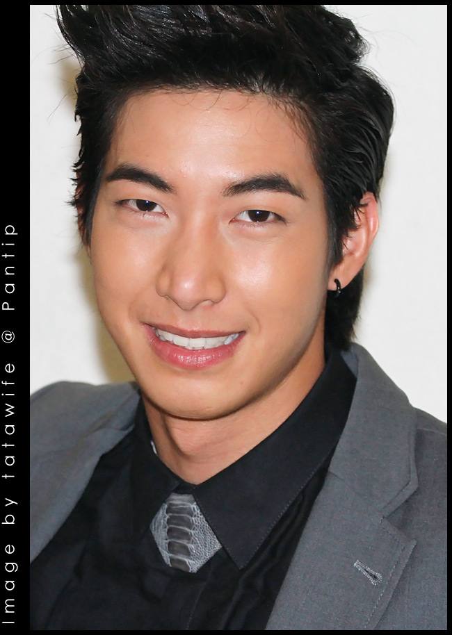 โตโน่ @ งานโทรทัศน์ทองคำ ครั้งที่ 26 ประจำปี 2554