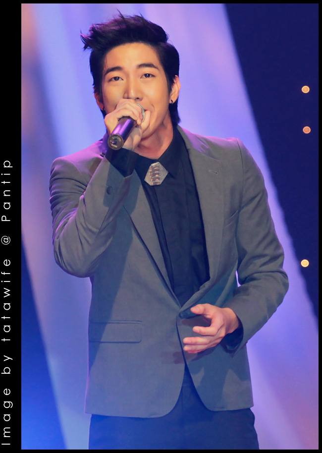 โตโน่ @ งานโทรทัศน์ทองคำ ครั้งที่ 26 ประจำปี 2554
