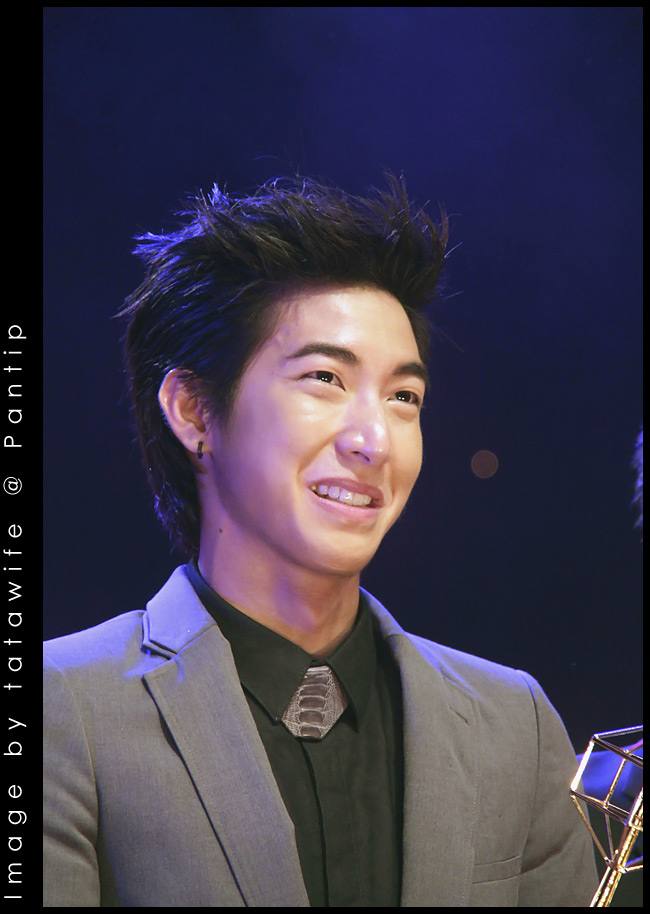 โตโน่ @ งานโทรทัศน์ทองคำ ครั้งที่ 26 ประจำปี 2554