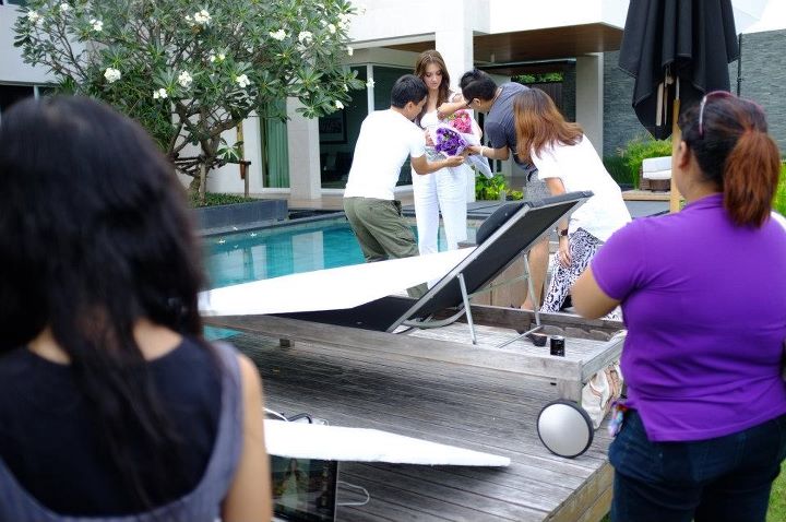 ซาร่า เล็กจ์ เบื้องหลังถ่ายแบบนิตยสารชีวจิต ฉบับ กุมภาพันธ์ 2555