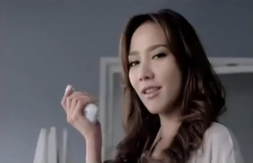 อั้ม พัชราภา ใน โฆษณาแอร์ซัมซุงใหม่ in new cf from Samsung AC called "Virus Doctor"