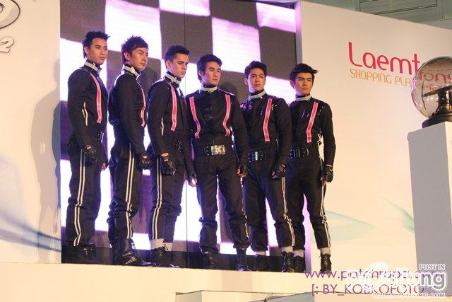 อั้ม พัชราภา เริ่ดมากในชุดพริตตี้!!