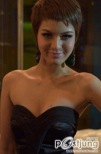 ดาราประชันอึ๋มในงาน Star's Choice Awards 2011ดาราประชันอึ๋มในงาน Star's Choice Awards 2011