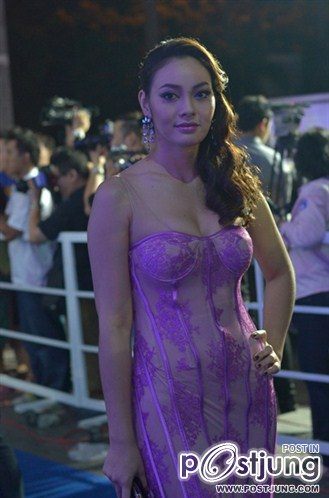 ดาราประชันอึ๋มในงาน Star's Choice Awards 2011ดาราประชันอึ๋มในงาน Star's Choice Awards 2011