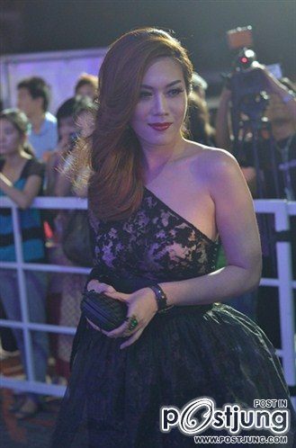 ดาราประชันอึ๋มในงาน Star's Choice Awards 2011ดาราประชันอึ๋มในงาน Star's Choice Awards 2011