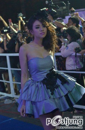 ดาราประชันอึ๋มในงาน Star's Choice Awards 2011ดาราประชันอึ๋มในงาน Star's Choice Awards 2011