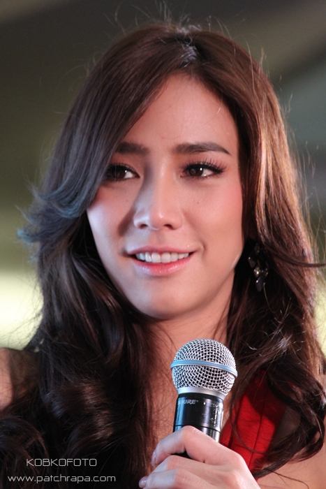 อั้ม พัชราภา เริ่ดๆกับชุดสีเเดง !!