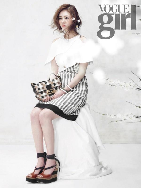 SNSD's Yoona, Shin Se Kyung, and Lee Yeon Hee @ Vogue Girl Korea March 2012