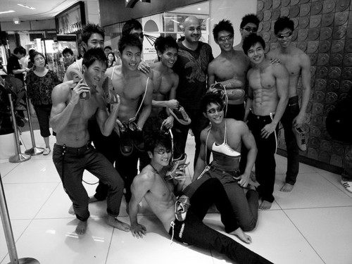 อ้าปากทานหนุ่มๆ