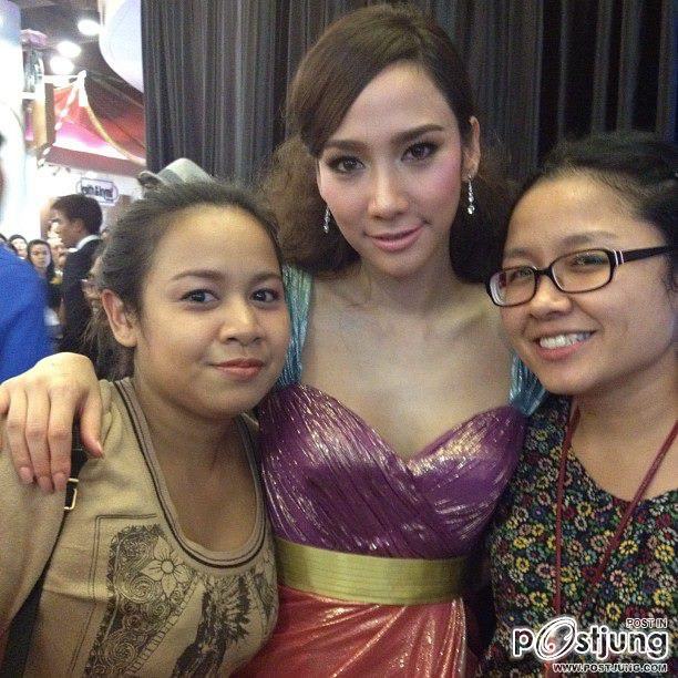 "อั้ม พัชราภา"ก่อนขึ้นโชว์งาน  United Color Terminal 21 Fashion Show!