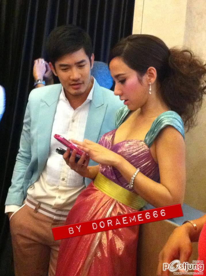 "อั้ม พัชราภา"ก่อนขึ้นโชว์งาน  United Color Terminal 21 Fashion Show!