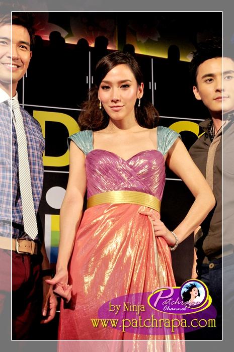 ประมวลภาพ"อั้ม พัชราภา"สวยเริ่ดเจิดจรัส@United Color Terminal 21 Fashion Show!
