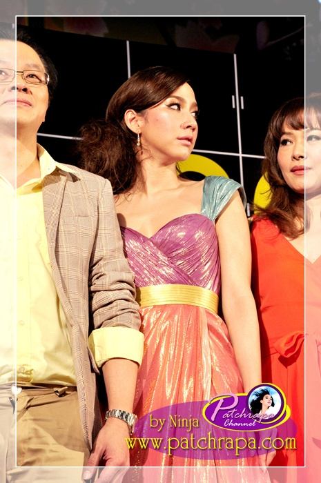 ประมวลภาพ"อั้ม พัชราภา"สวยเริ่ดเจิดจรัส@United Color Terminal 21 Fashion Show!