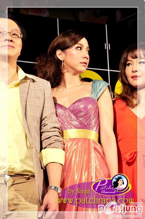 ประมวลภาพ"อั้ม พัชราภา"สวยเริ่ดเจิดจรัส@United Color Terminal 21 Fashion Show!