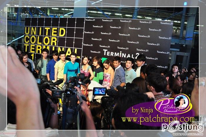 ประมวลภาพ"อั้ม พัชราภา"สวยเริ่ดเจิดจรัส@United Color Terminal 21 Fashion Show!