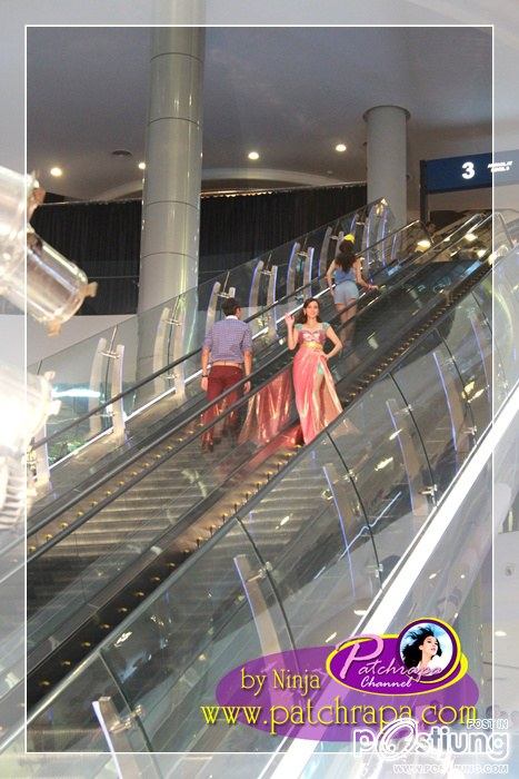 ประมวลภาพ"อั้ม พัชราภา"สวยเริ่ดเจิดจรัส@United Color Terminal 21 Fashion Show!