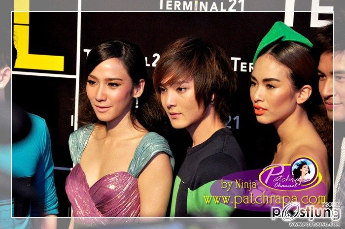 ประมวลภาพ"อั้ม พัชราภา"สวยเริ่ดเจิดจรัส@United Color Terminal 21 Fashion Show!