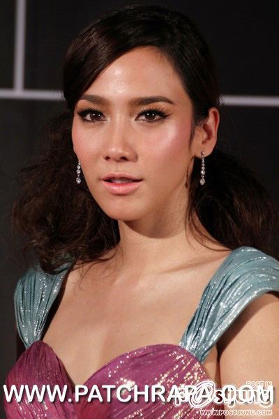 ประมวลภาพ"อั้ม พัชราภา"สวยเริ่ดเจิดจรัส@United Color Terminal 21 Fashion Show!