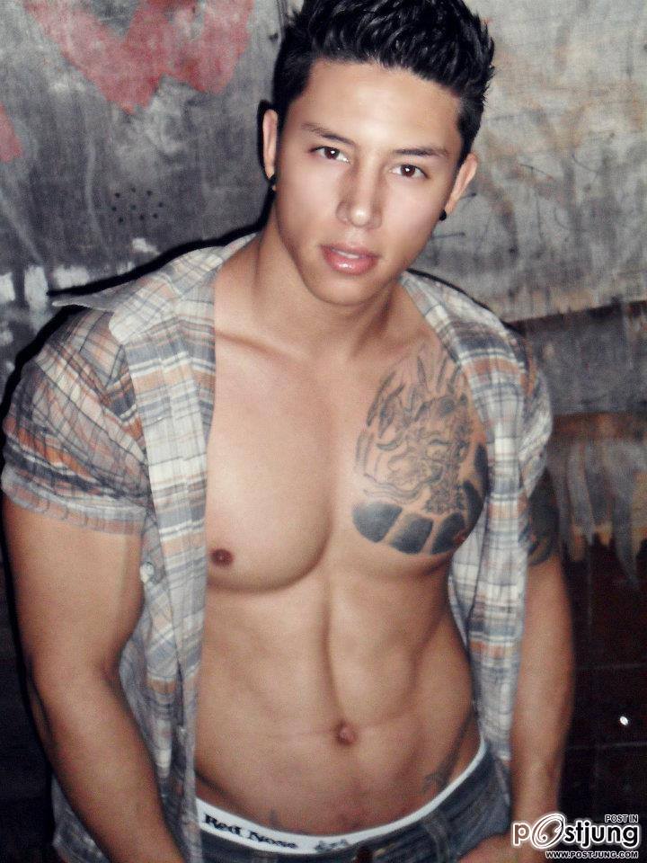 ล่ำๆลายสักสวยๆ