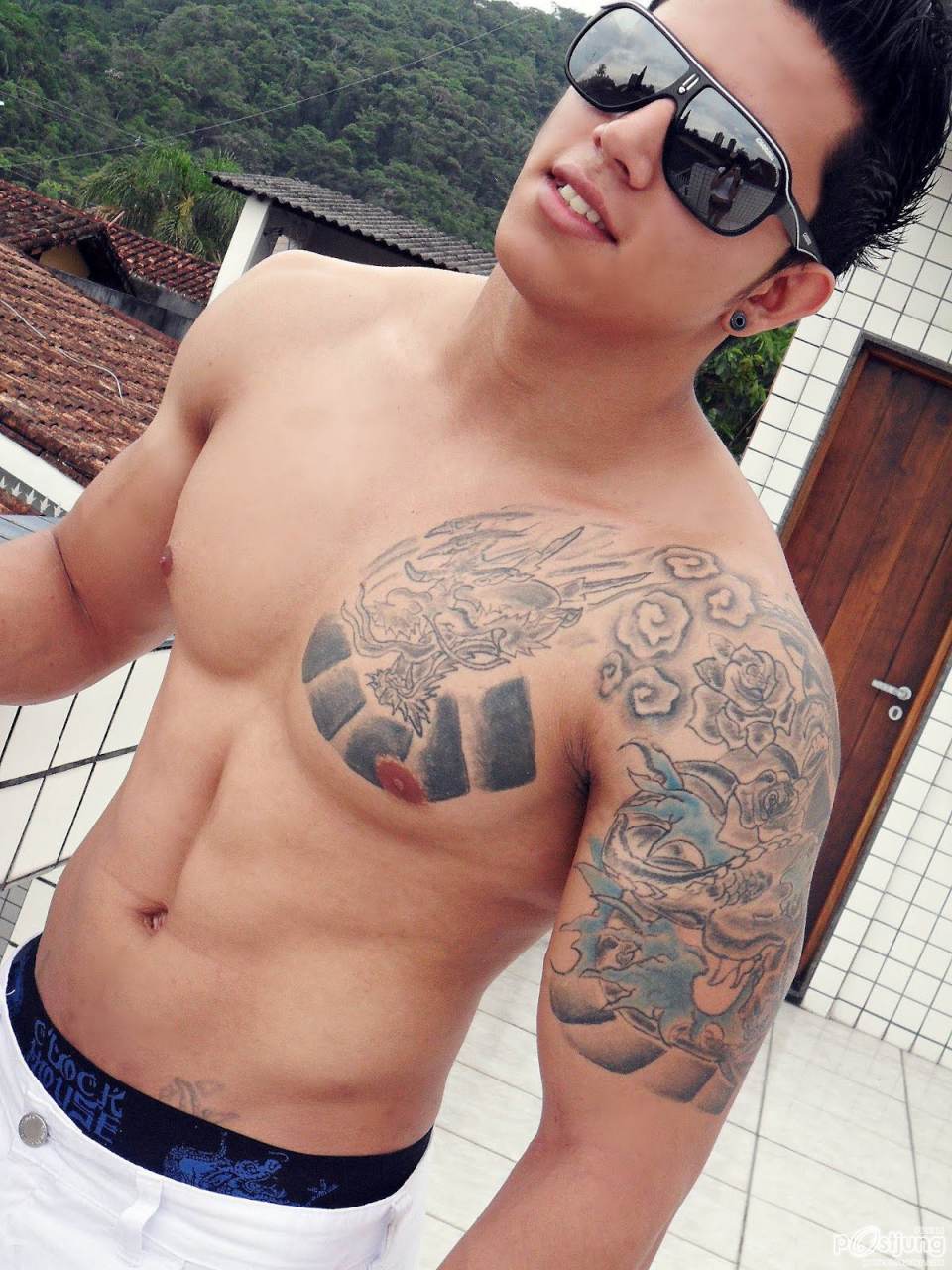 ล่ำๆลายสักสวยๆ