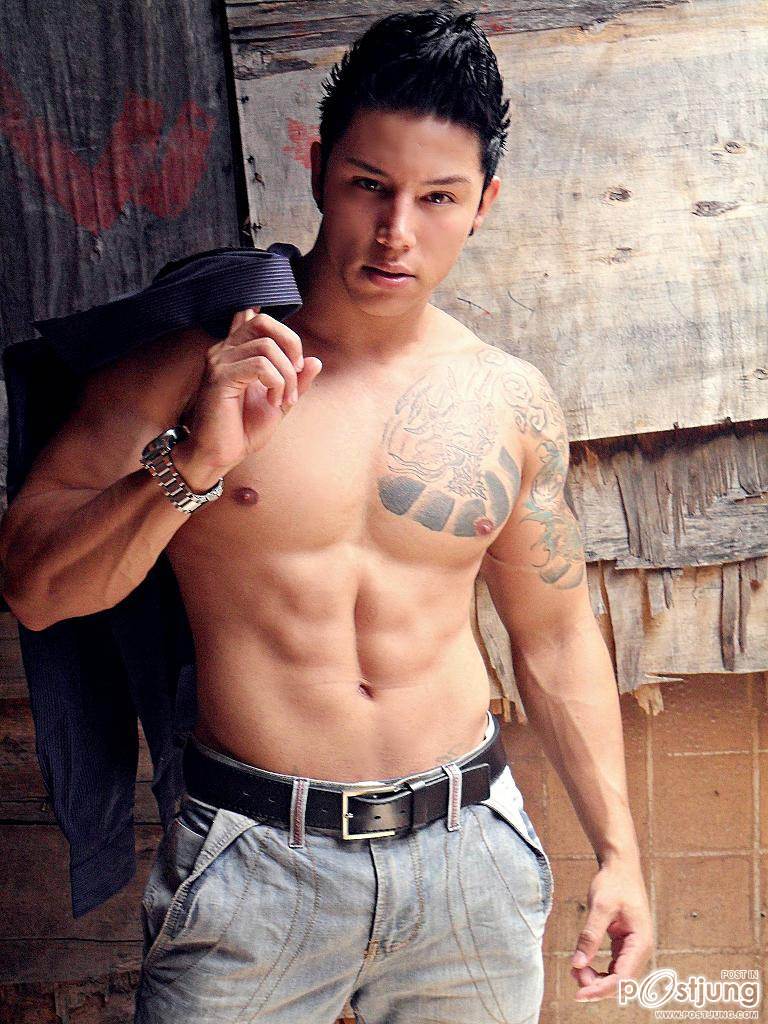 ล่ำๆลายสักสวยๆ