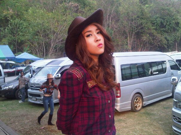 เชียร์ ฑิฆัมพร ... สวย น่ารัก จร้า ^^