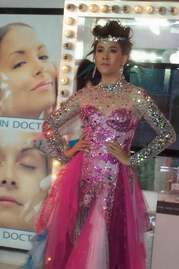 เชียร์ ฑิฆัมพร ... สวย น่ารัก จร้า ^^