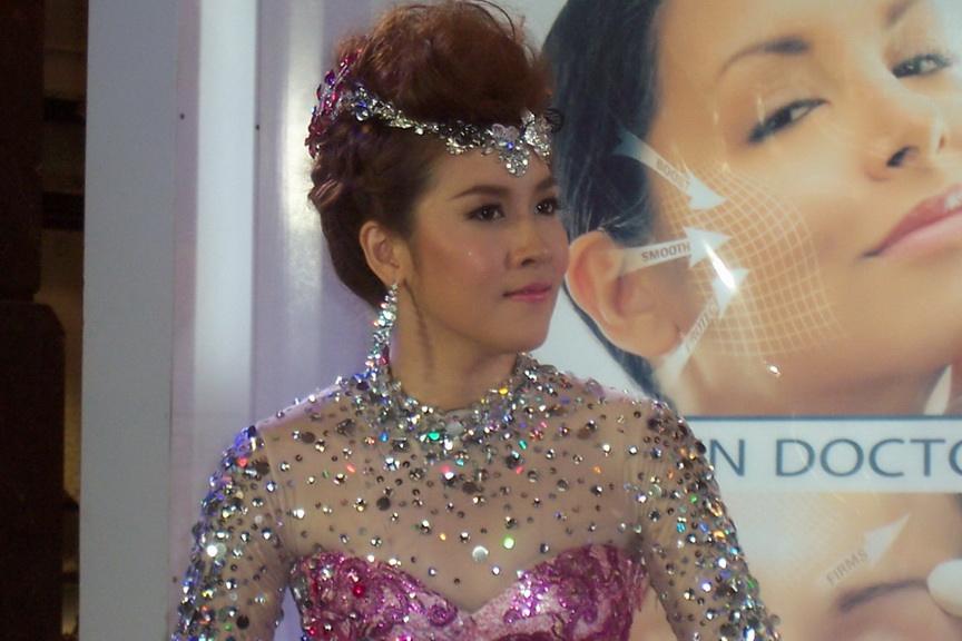 เชียร์ ฑิฆัมพร ... สวย น่ารัก จร้า ^^