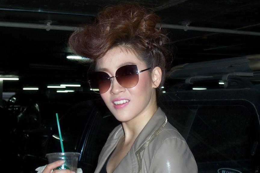 เชียร์ ฑิฆัมพร ... สวย น่ารัก จร้า ^^