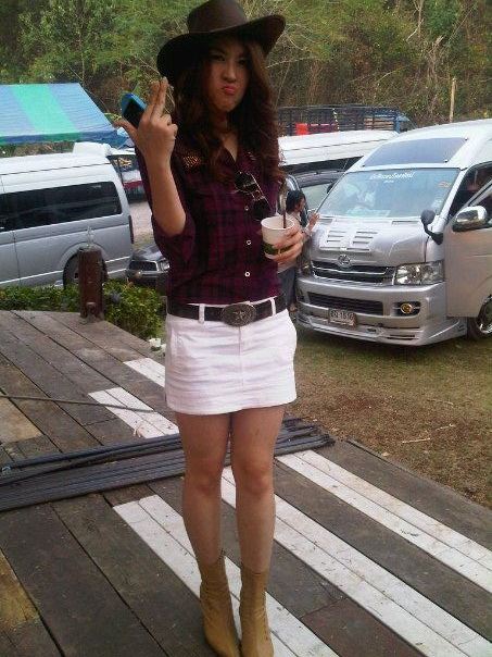 เชียร์ ฑิฆัมพร ... สวย น่ารัก จร้า ^^