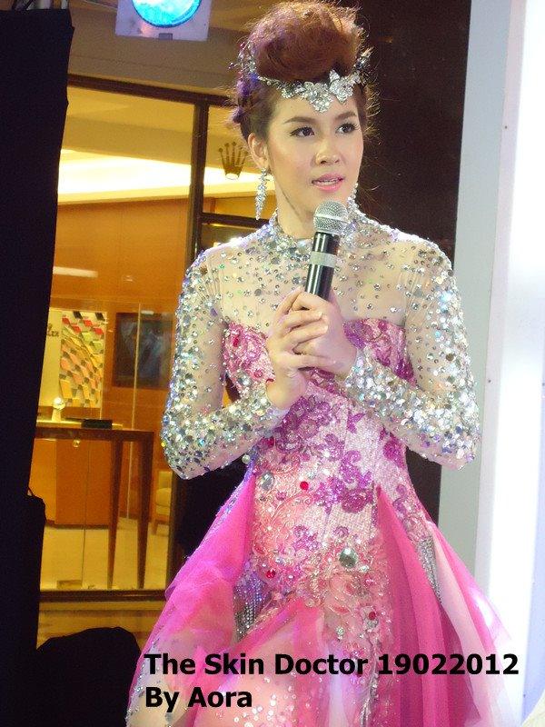 เชียร์ ฑิฆัมพร ... สวย น่ารัก จร้า ^^