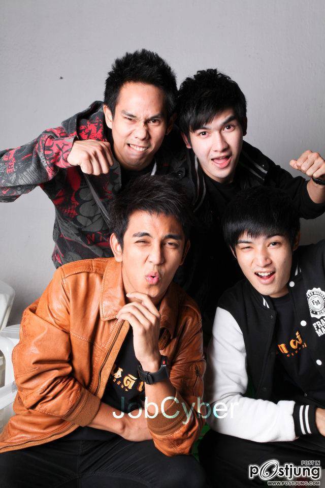 4 หนุ่มเดอะสตาร์