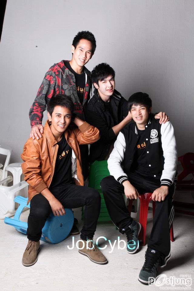 4 หนุ่มเดอะสตาร์