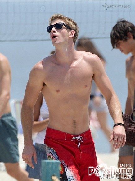 Liam-Hemsworth หล่อลากกก