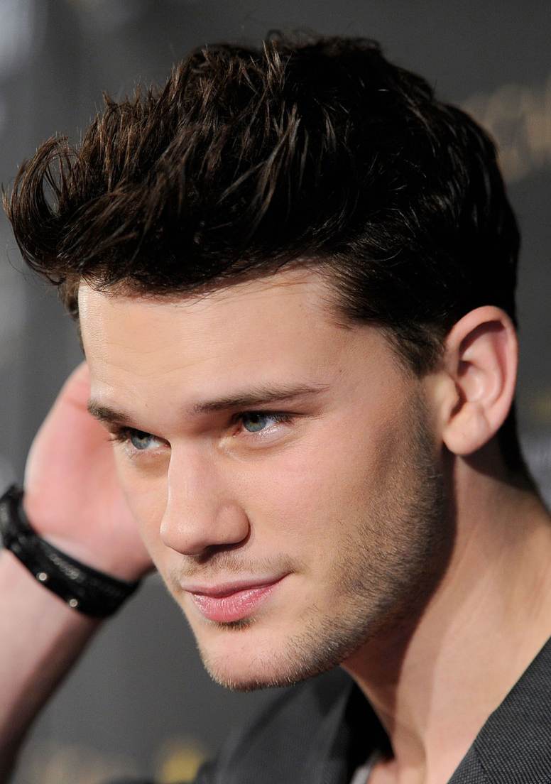 Jeremy Irvine พระเอก"War Horse" หล่อมากเลย