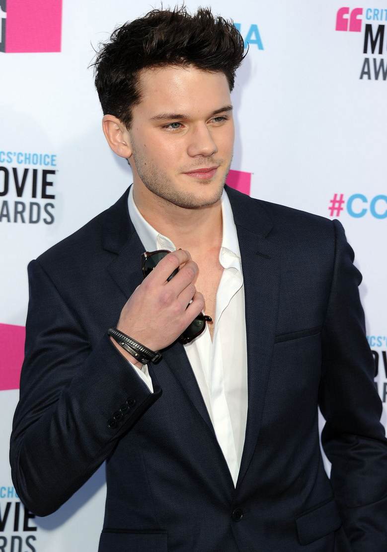 Jeremy Irvine พระเอก"War Horse" หล่อมากเลย