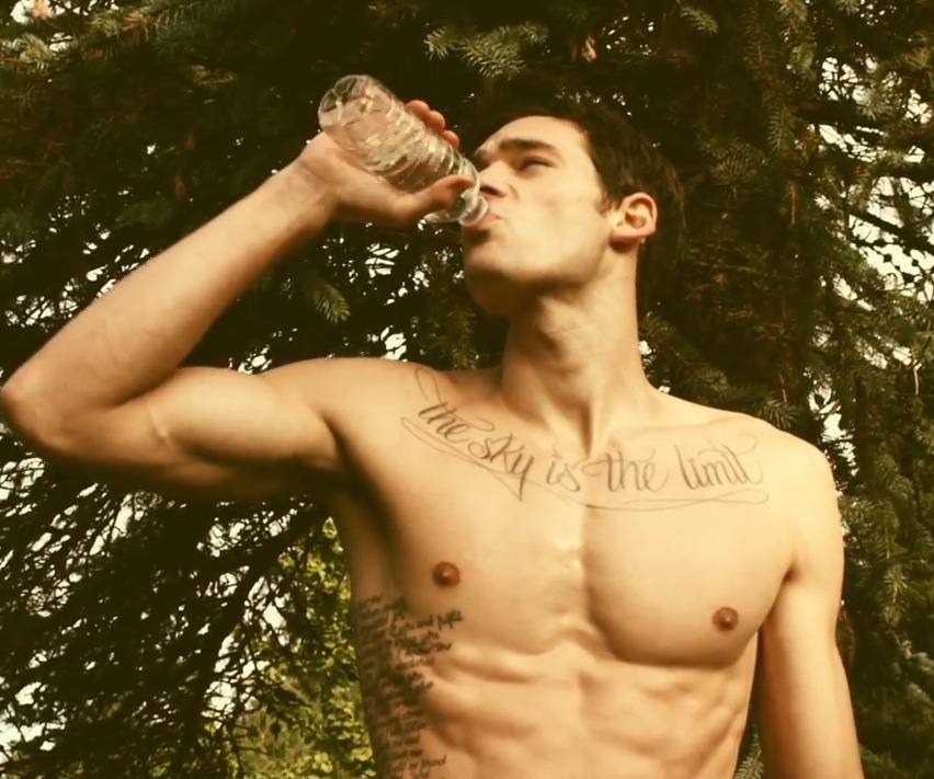 Holden Nowell  ทั้งหล่อล่ำ เซ็กซี่สุดๆ