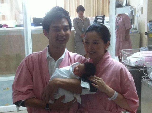 คลอดแล้ว 'น้องโสน' ลูกสาว 'มอส-เกม'