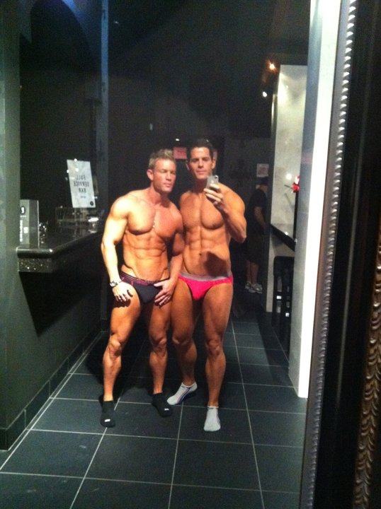 ถ่ายเองกับมือ