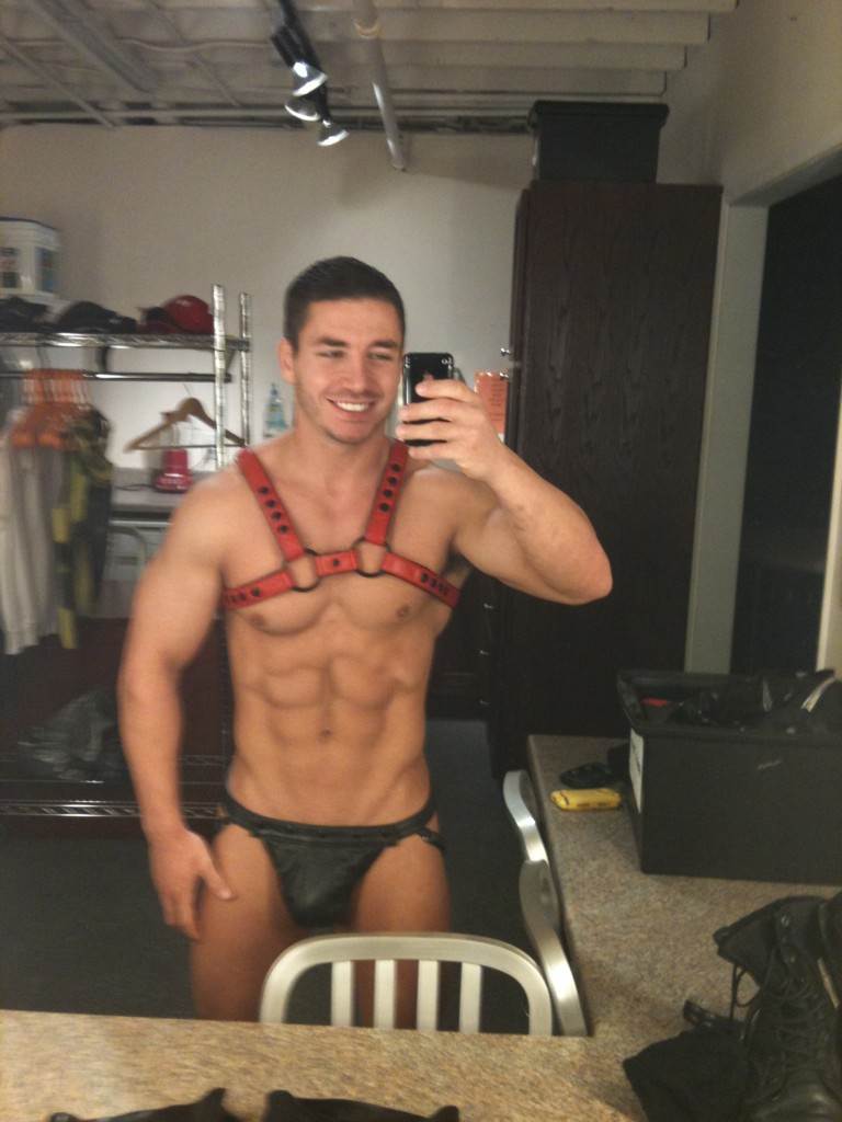 ถ่ายเองกับมือ