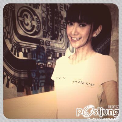 [pix]ยุ้ยจีรนันท์ทรงผมม้าล่าสุดหน้าเด็กลงเยอะ