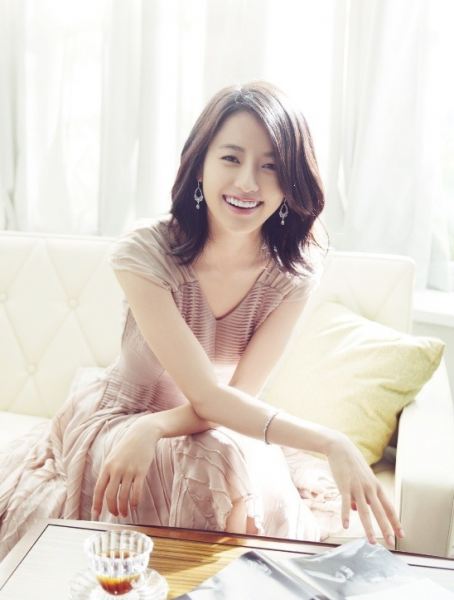 ทงฮี ฮันฮโยจู (Han Hyo Joo) เผยเสน่ห์ใสบริสุทธิ์ใน COSMOPOLITAN เดือนกุมภาพันธ์